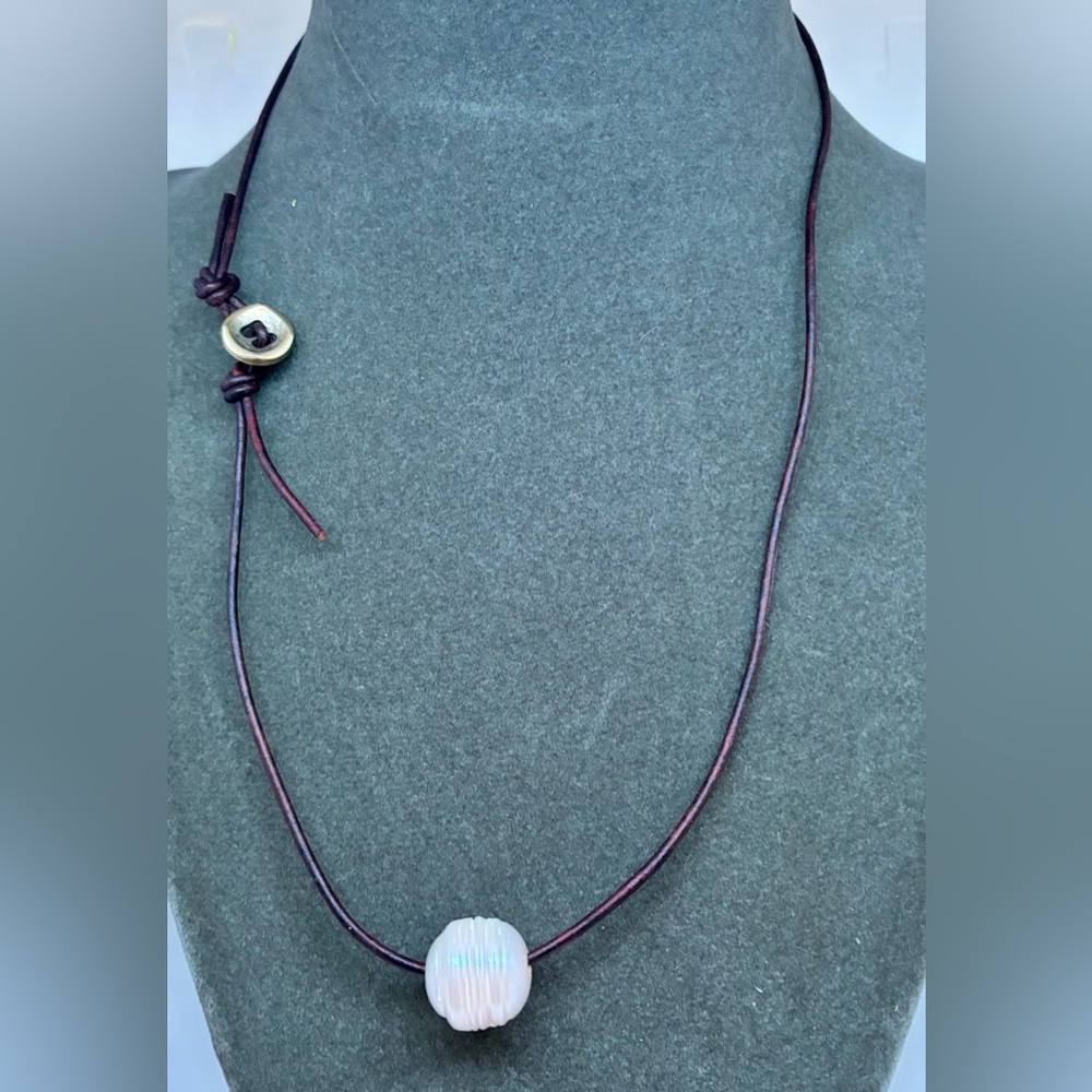 Elegant Leather Necklace with Fresh Water Pearl Accent